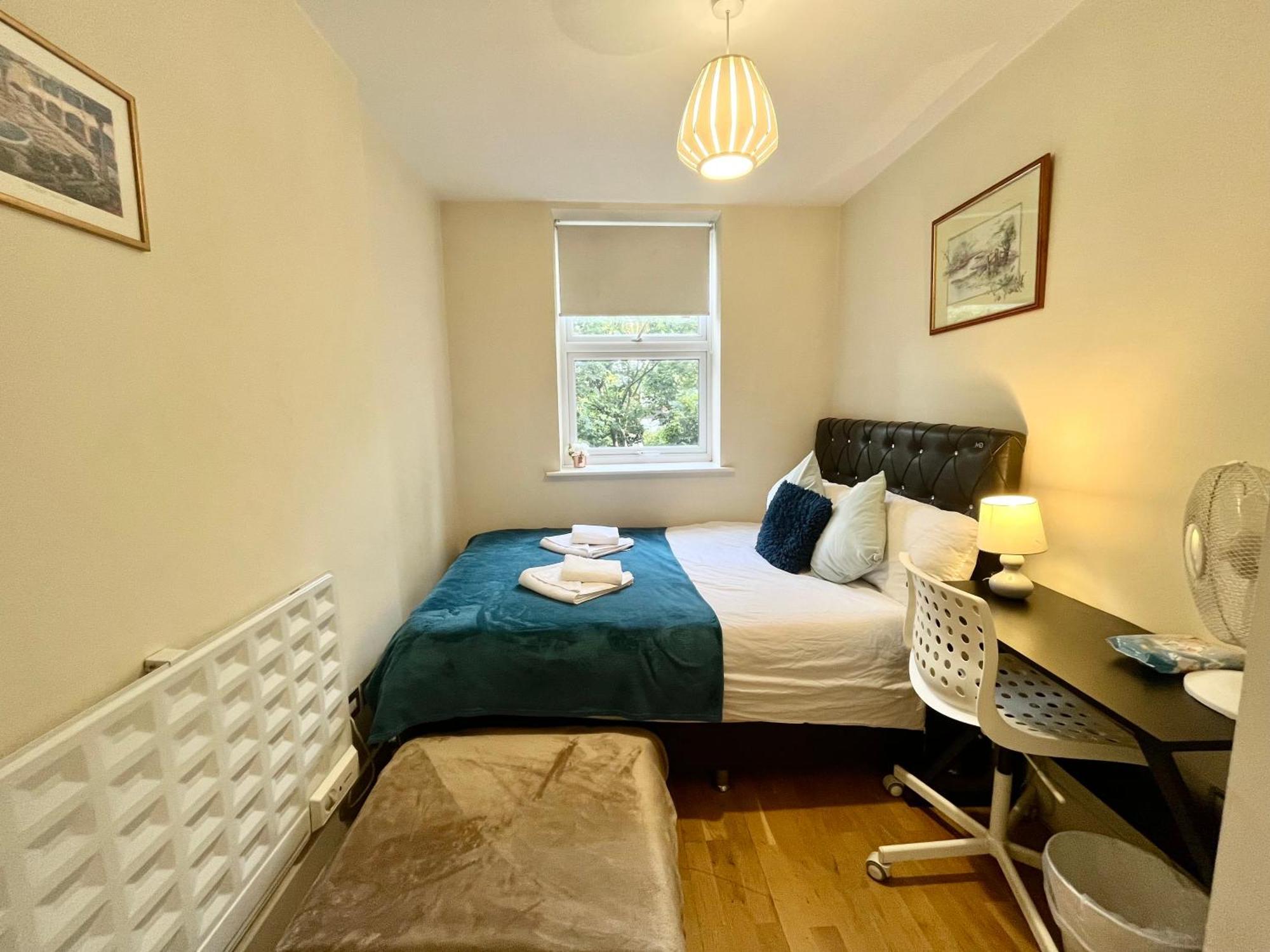 Metropolitan Coziness Private Bedrooms In Euston Station 161 * Londres